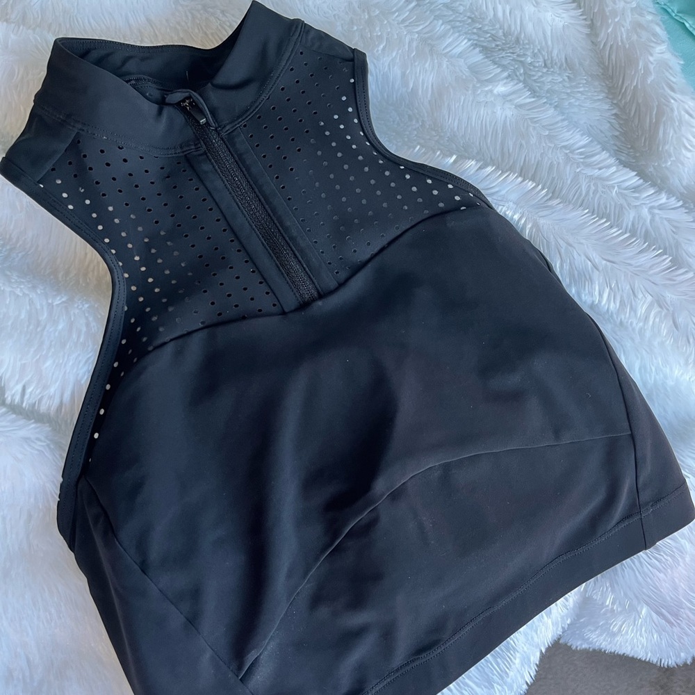 Lulu Lemon Black crop top size 4